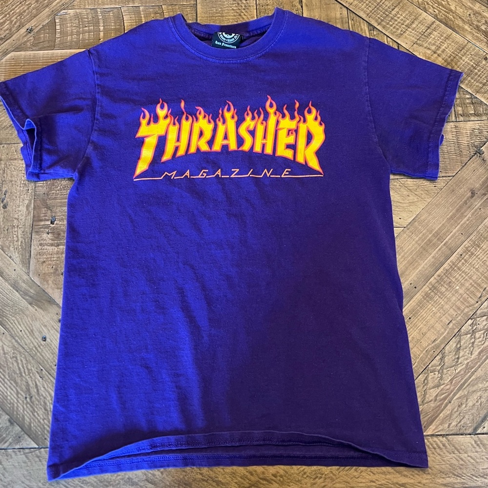 Thrasher Skateboard Magazine Purple Tee Shirt Men’s Small Flames